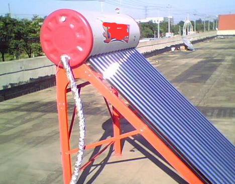 太陽能熱水器萬萬要這樣裝，才能防雷，提高安全性