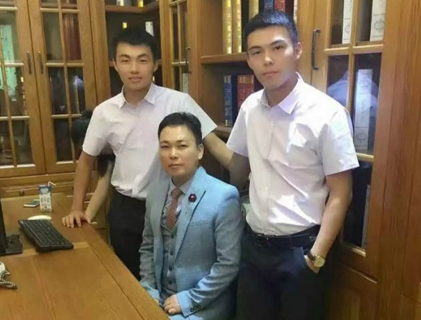 愛麗舍建材: 藝術(shù)涂料藍海中勇博激流 愛麗舍建材: 藝術(shù)涂料藍海中勇博激流