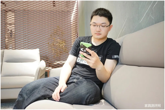 庫萊雅家居：老師們，別總是站著，坐下來休息一下