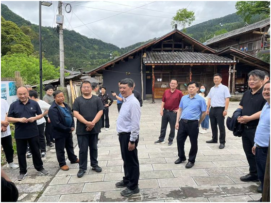 李昌海同志心系“傳統(tǒng)村落”，赴五道水徐家寨古村落調(diào)研