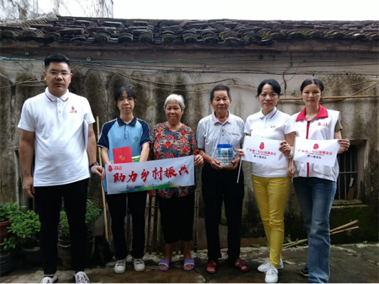 公益路上，奮力追光丨亞獅金屬企業(yè)參與揭西助學活動